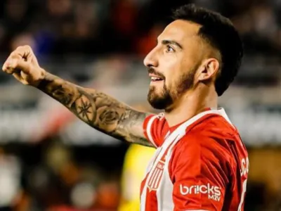 ¿Sale humo blanco? La forma de pago que usaría Colo-Colo para comprar a Javier Correa