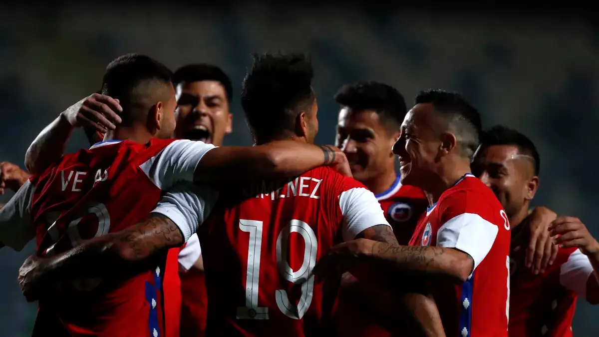 Futbol, Chile vs Bolivia. Partido amistoso 2021. Los jugadores de la seleccion chilena celebran su gol contra Bolivia durante el partido amistoso disputado en el estadio El Teniente de Rancagua, Chile. 26/03/2021 Andres Pina/Photosport Football, Chile vs Bolivia. 2021 Friendly match. Chile’s players celebrate Luis Jimenez goal against Bolivia during the friendly match held at the El Teniente stadium in Rancagua, Chile. 26/03/2021 Andres Pina/Photosport