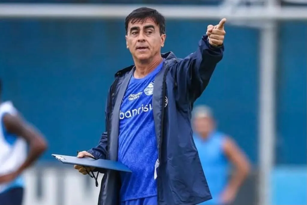 Gustavo Quinteros en Gremio.