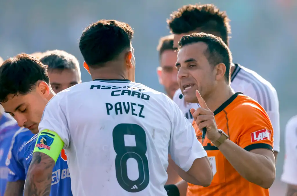 Los penales cobrados por Piero Maza en el Superclásico generaron gran debate.