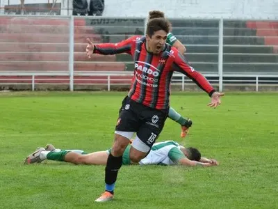 El viejo anhelo de Gustavo Quinteros que terminó jugando en la Tercera División de Argentina