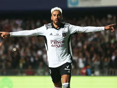 ¡Bombazo! Delantero fue ofrecido a Colo-Colo como reemplazo de Juan Martín Lucero