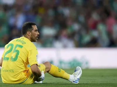 ¿Qué sucede? Claudio Bravo vive un duro momento que no tenía previsto en su carrera