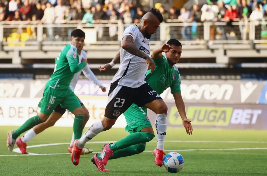 Arturo Vidal fue expulsado en el duelo frente a Audax Italiano.