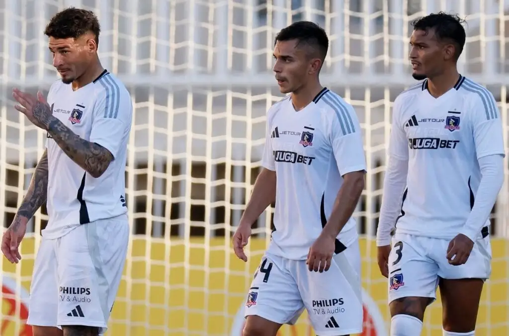 Pese a que Daniel Gutiérrez aparecía en la oncena, Alan Saldivia se formó como defensor titular.