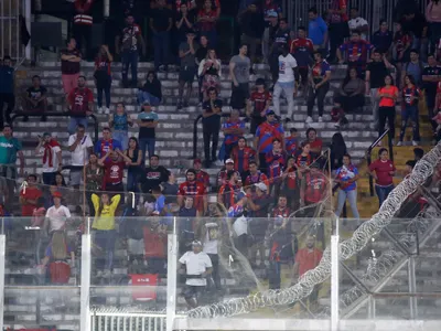 Hincha que fue a ver el duelo entre Curicó Unido y Cerro Porteño hizo denuncia del Estadio Monumental