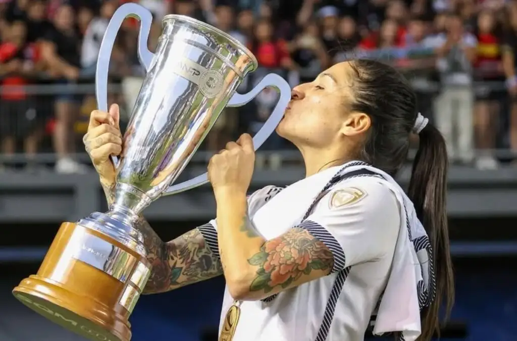 Yenny Acuña terminará su préstamo en Colo-Colo.
