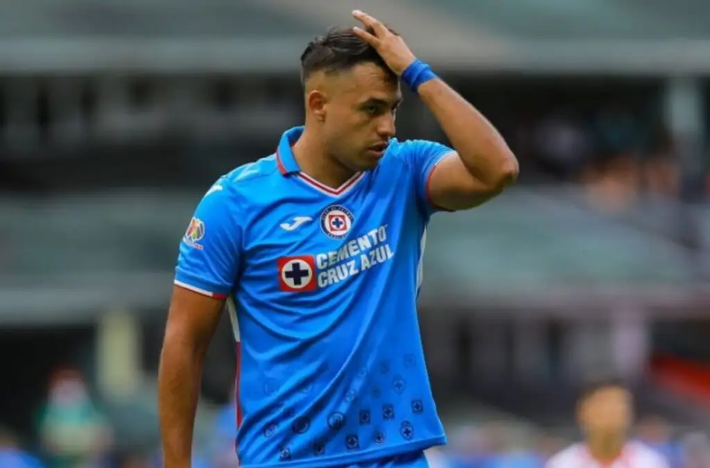 Iván Morales no pudo brillar en Cruz Azul.