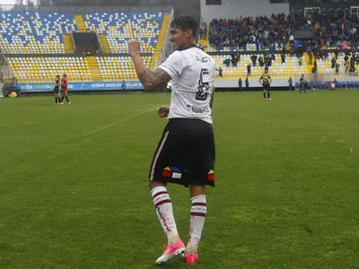 Ex futbolista de Colo-Colo es considerado el mejor jugador de su liga