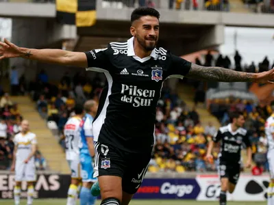 Se encienden las alarmas: Juan Martin Lucero suma un interesado y podría dejar Colo-Colo