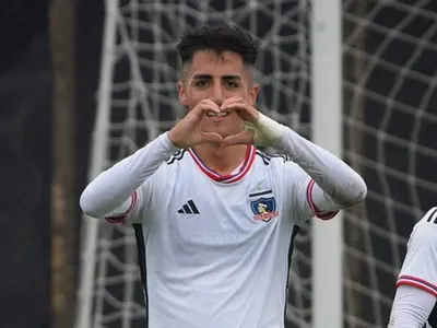 Cuatro partidos seguidos marcando: Canterano de Colo-Colo le mete presión a Gustavo Quinteros con golazo en la Proyección