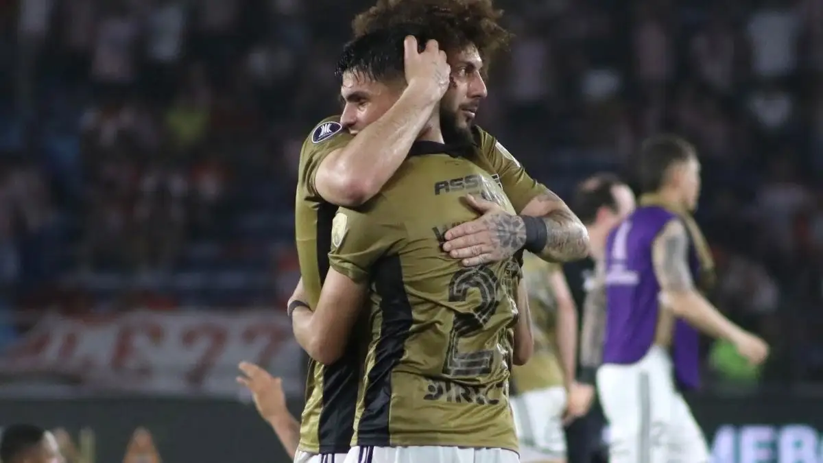 Colo-Colo se metió en cuartos de final.