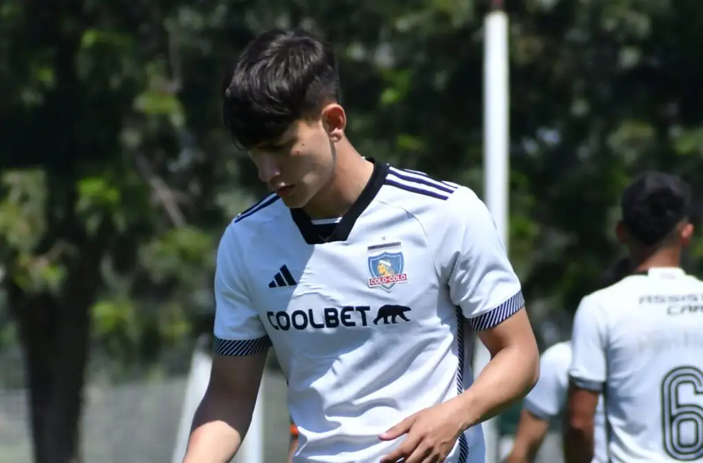 Colo-Colo extendió el préstamo de Martín Lucero por un año más.