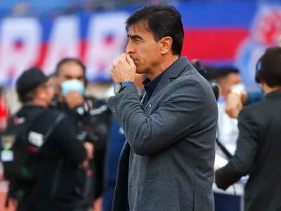 Formación de Colo-Colo: Gustavo Quinteros mueve las piezas y sacrifica a figura del Superclásico