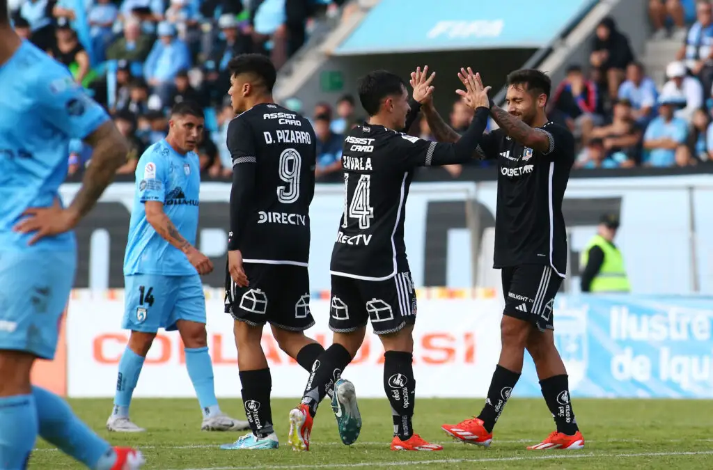Marcos Bolados y Cristián Zavala celebrando un gol frente a Deportes Iquique.