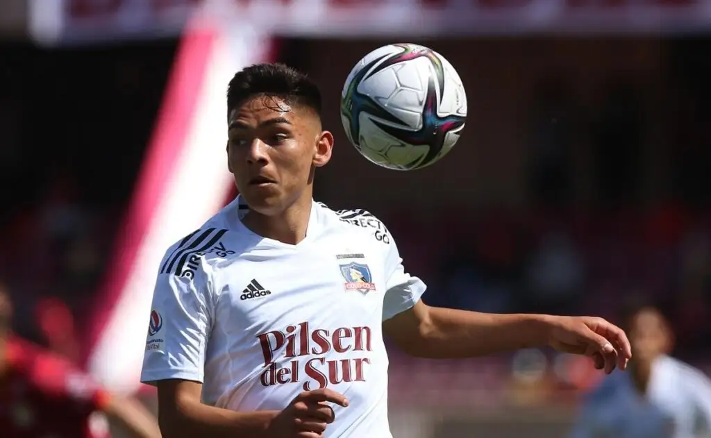 Joan Cruz deberá entrar a juicio con Colo-Colo, club que lo formó.