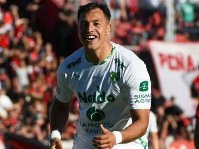 [VIDEO] ¿Volvió el Tanquecito? Iván Morales se luce con golazo en la liga Argentina