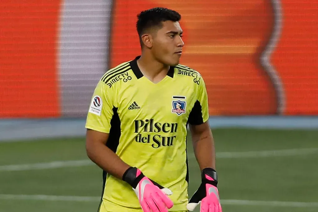 Julio Fierro jugando por Colo-Colo.