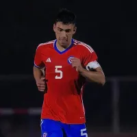 Capitán de La Roja Sub-20 anota y le mete presión a Almirón por una oportunidad en el primer equipo