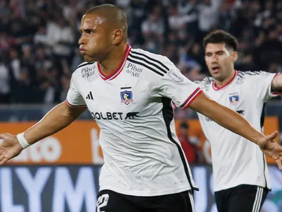 Postura clara: Se revela la respuesta de Leandro Benegas a posibilidad de dejar Colo-Colo para reforzar a Unión de Santa Fe