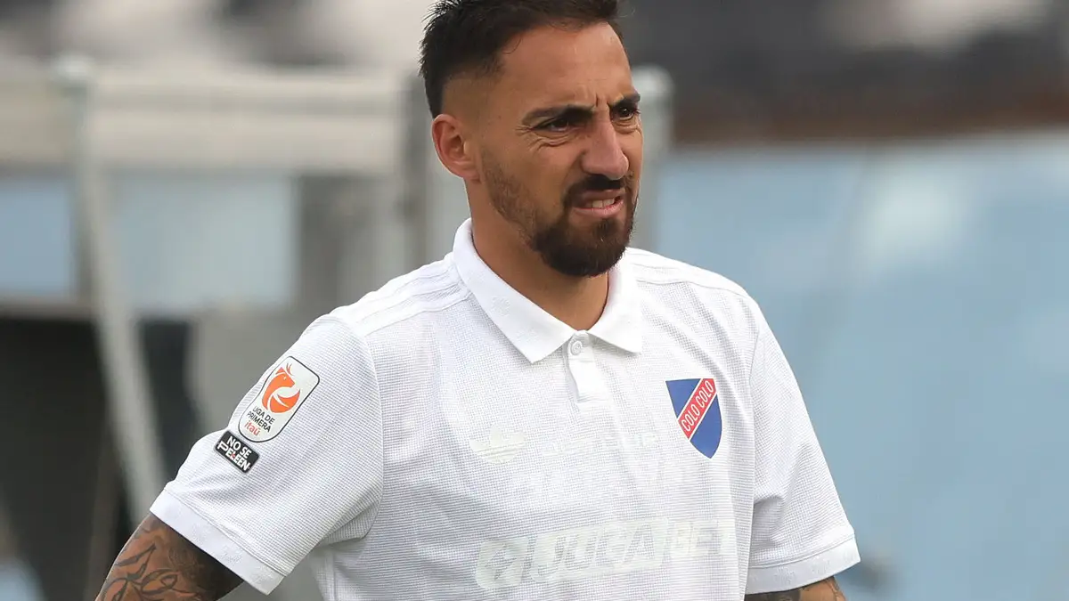 Javier Correa debió ser sustituido por molestias físicas.