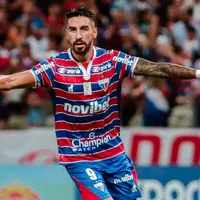 ¿Se extraña en Colo-Colo? El gran presente de Juan Martín Lucero en Fortaleza con récord incluido