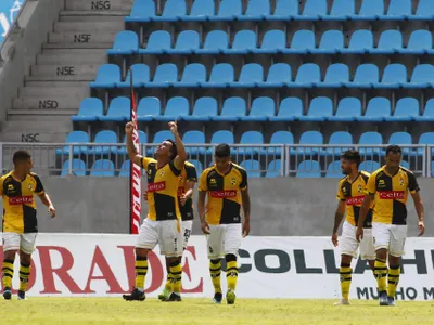 Un debut goleador para el histórico Paredes