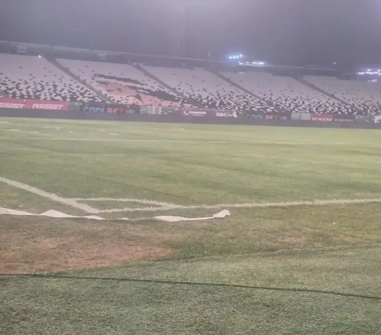 Colo-Colo quiere mejorar la cancha del Estadio Monumental.