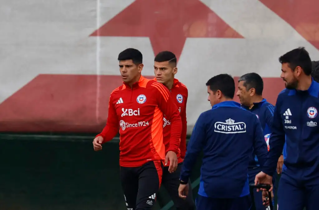 Esteban Pavez se perfila como titular frente a Brasil.