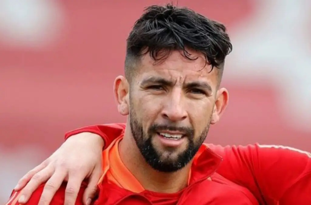 Mauricio Isla se acerca a Colo-Colo.