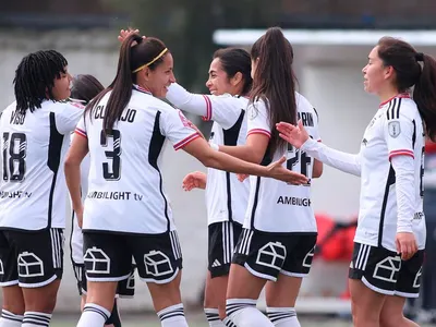 Triunfazo, liderato y clasificación: Colo-Colo superó a Palestino y se acerca al bicampeonato