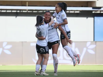 «Hacen ver a la U…»: Hinchas en redes sociales se rinden ante el nivel de las Albas en la final del Femenino
