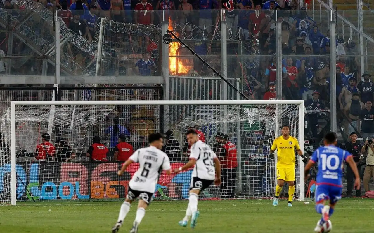 Los desmanes del partido de Colo Colo contra la U en el Monumental