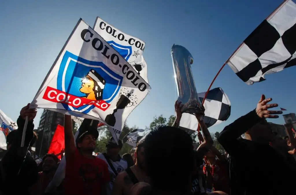 Los hinchas esperan celebrar un nuevo aniversario de Colo-Colo con un triunfo en Copa Libertadores.