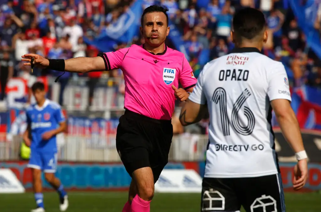 Piero Maza será el árbitro para el Superclásico entre Colo-Colo y la U.