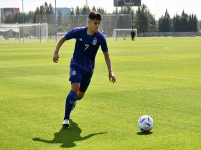 Llegó de sorpresa a observar: El partidazo de Pablo Solari con Argentina Sub 23 que maravilló a Lionel Messi