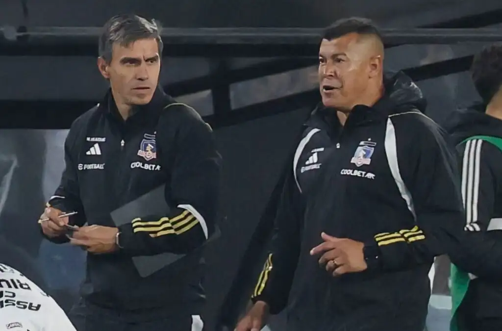 Maximiliano Velázquez reemplazaría a Jorge Almirón como entrenador de Colo-Colo.