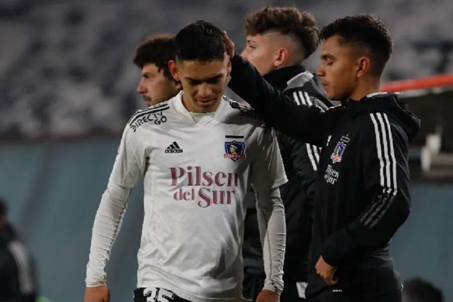 El misterioso caso de Joan Cruz, la joven promesa de Colo Colo que aún no  debuta en el Torneo 2022 - La Tercera