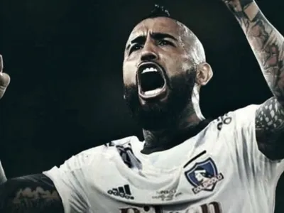 Como un hincha más: Así reaccionó Arturo Vidal al triunfo de Colo-Colo en Libertadores