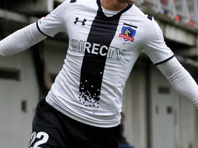 Atención, albos: Futbolista formado en Colo-Colo se desvincula de su club y queda con el pase en su poder