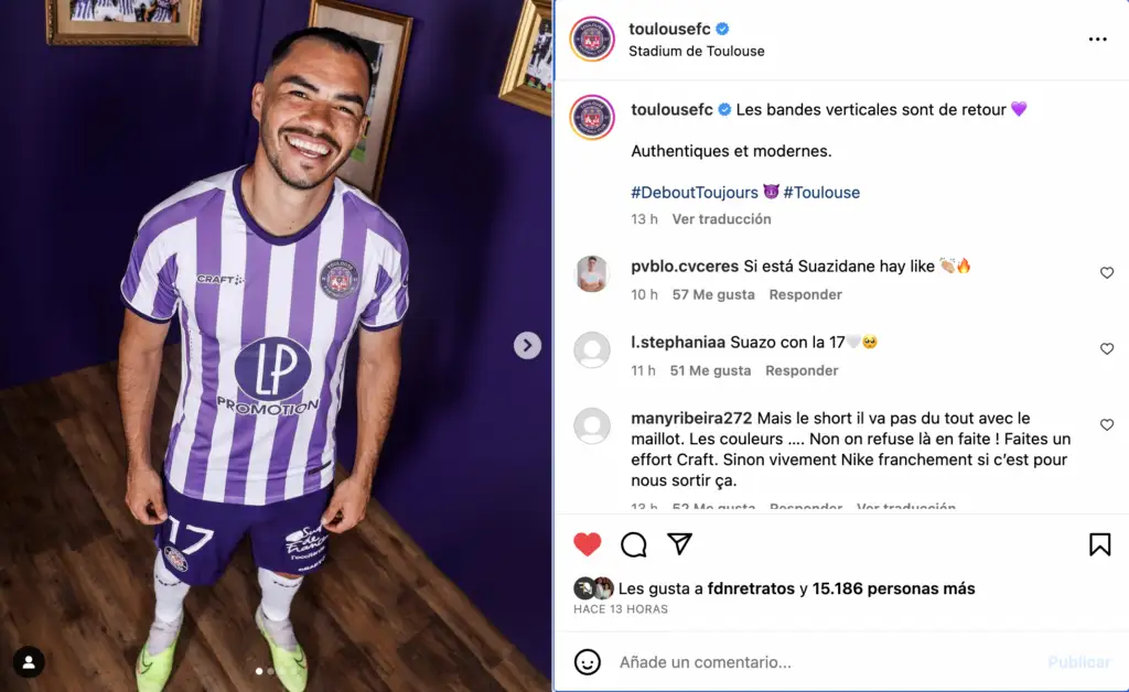 Gabriel Suazo presentando la nueva camiseta del Toulouse.