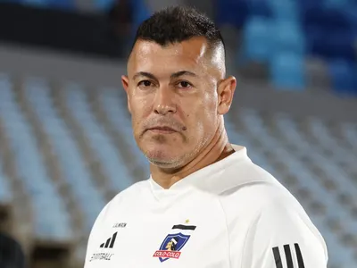«No los convenció»: Jorge Almirón le habría bajado el pulgar a dos refuerzos para Colo-Colo