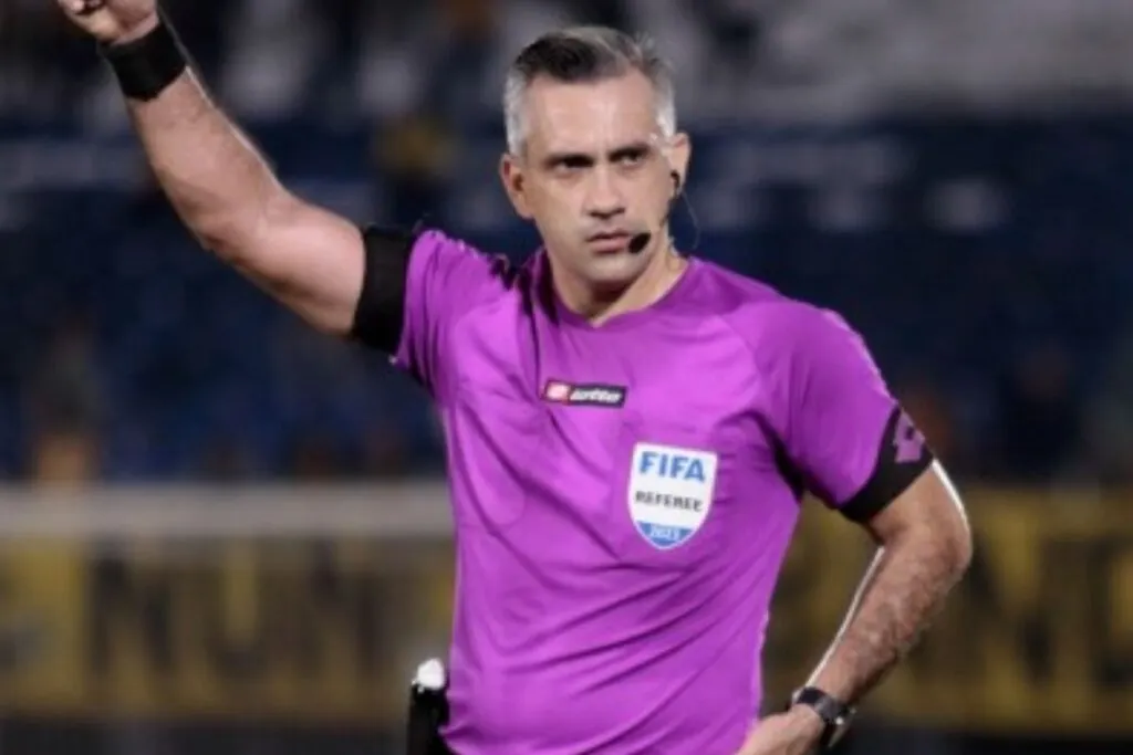 Carlos Benítez será el árbitro para el debut en Copa Libertadores