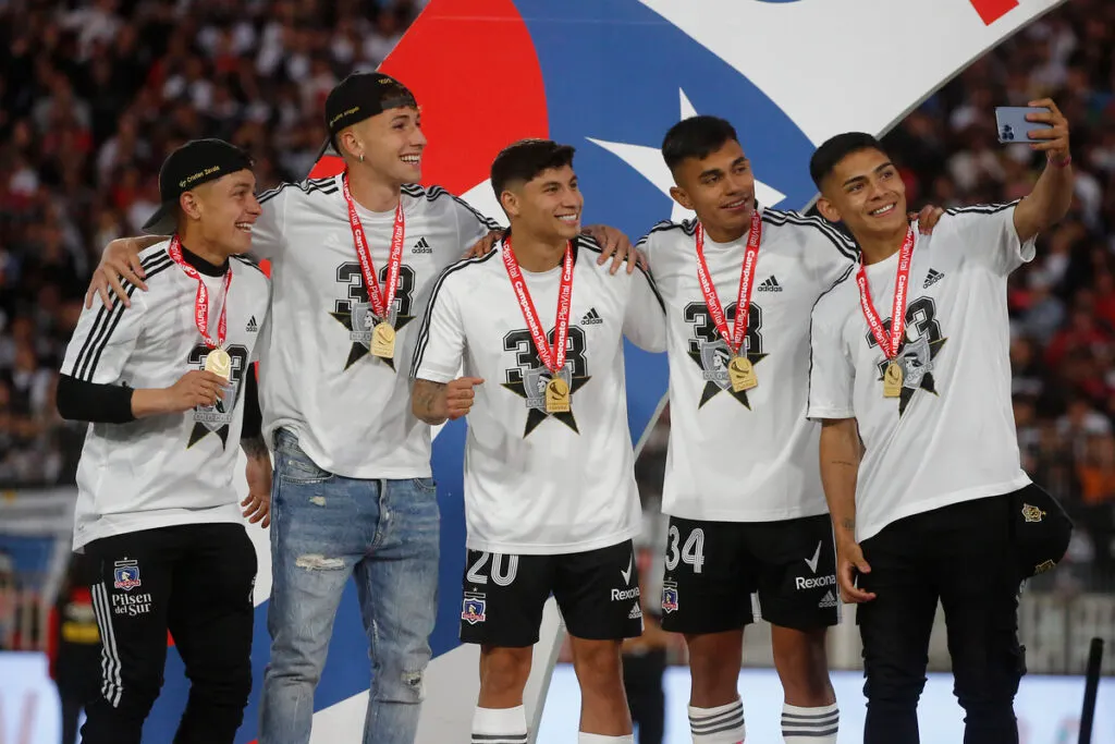 Cristián Zavala, Luciano Arriagada, Alexander Oroz, Vicente Pizarro, Joan Cruz durante la premiación de la estrella 33.