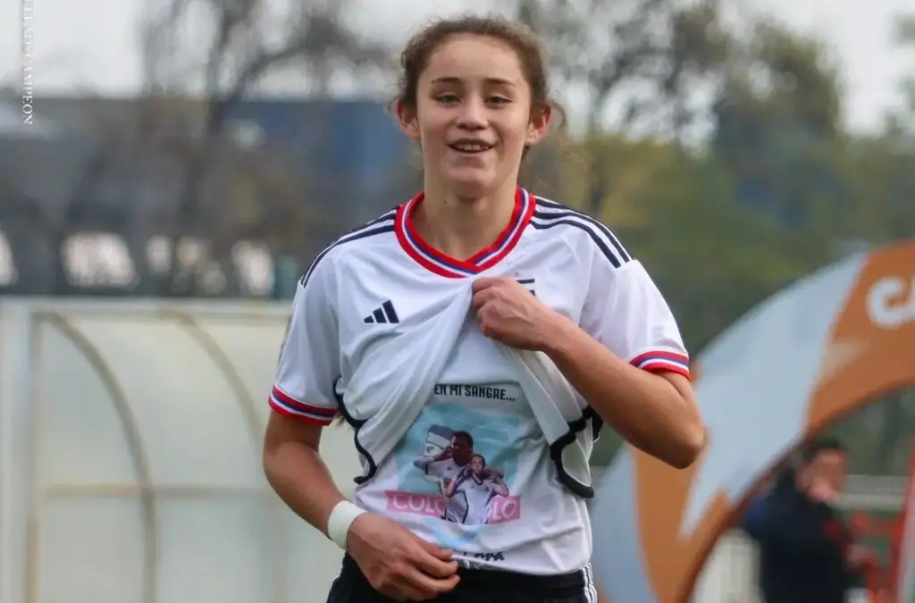 Foto: Huella de Campeón. Catalina Muñoz celebrando su gol para Colo-Colo Femenino Sub 16.