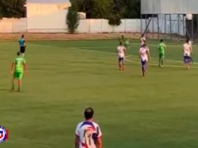 ¡De antología! Ex Colo-Colo se despacha un tremendo golazo de chilena, pero lamentablemente se lo anulan