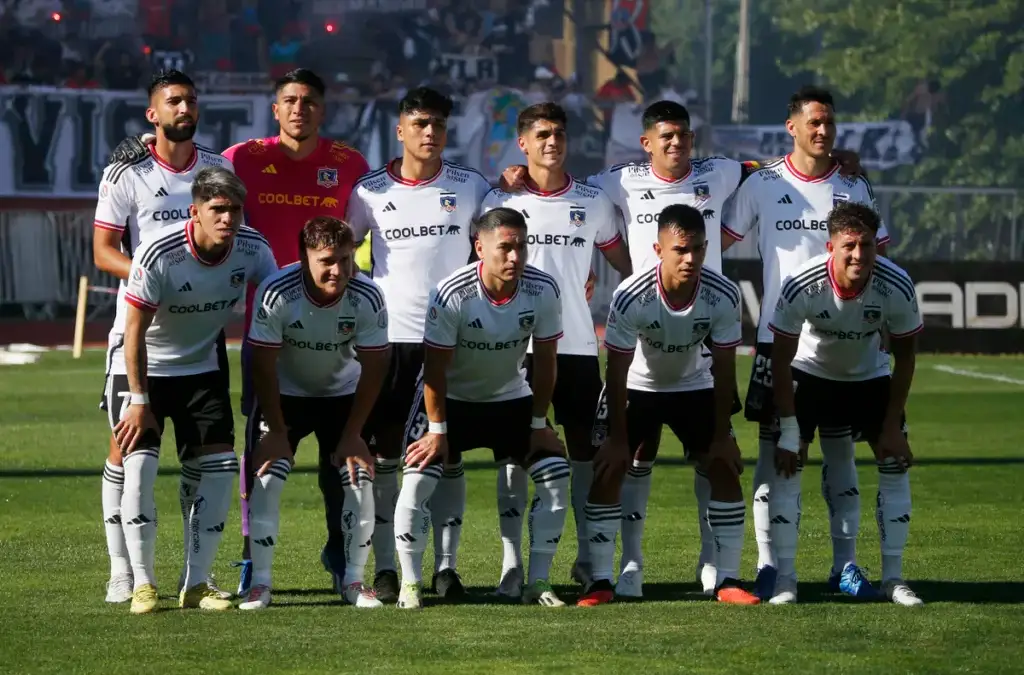 Colo-Colo no tiene técnico hasta el momento.
