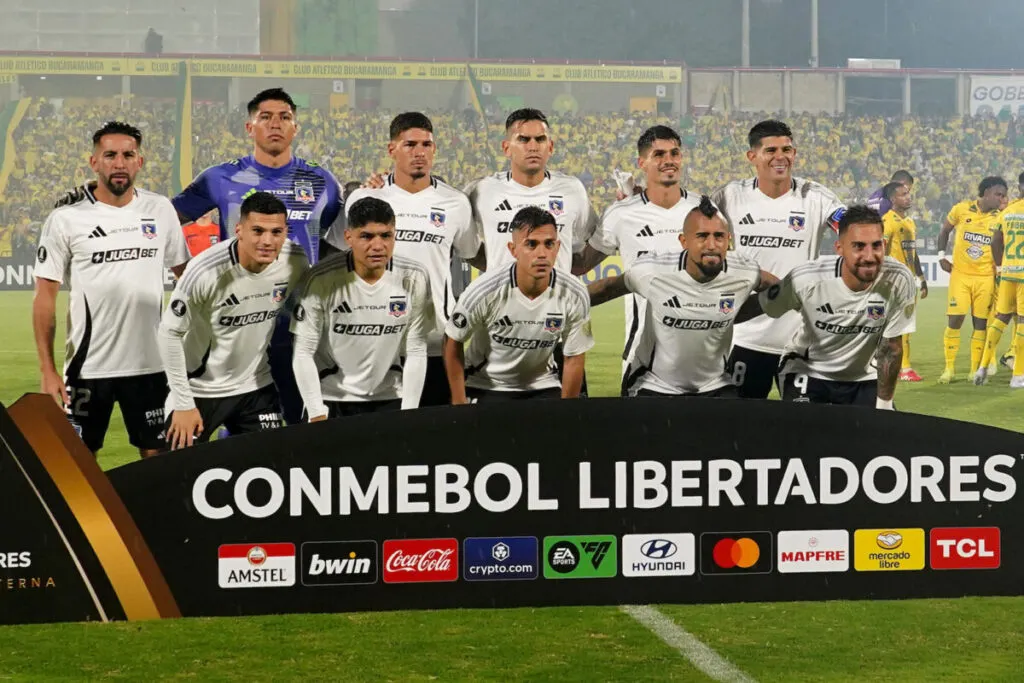Futbol, Atletico Bucaramanga vs Colo Colo. Fase de grupos, Copa Libertadores 2025. El equipo de Colo Colo es fotografiado durante el partido de copa libertadores por el grupo E contra Atletico Bucaramanga disputado en el estadio Jose Americo Montanini en Bucaramanga, Colombia. 01/04/2024 Vizzor image/Photosport Football, Atletico Bucaramanga vs Colo Colo. Group stage, Copa Libertadores 2025. Colo Colo’s teams are pictured during the copa libertadores match for group E against Atletico Bucaramanga at the Jose Americo Montanini stadium in Bucaramanga, Colombia. 01/04/2024 Vizzor image/Photosport