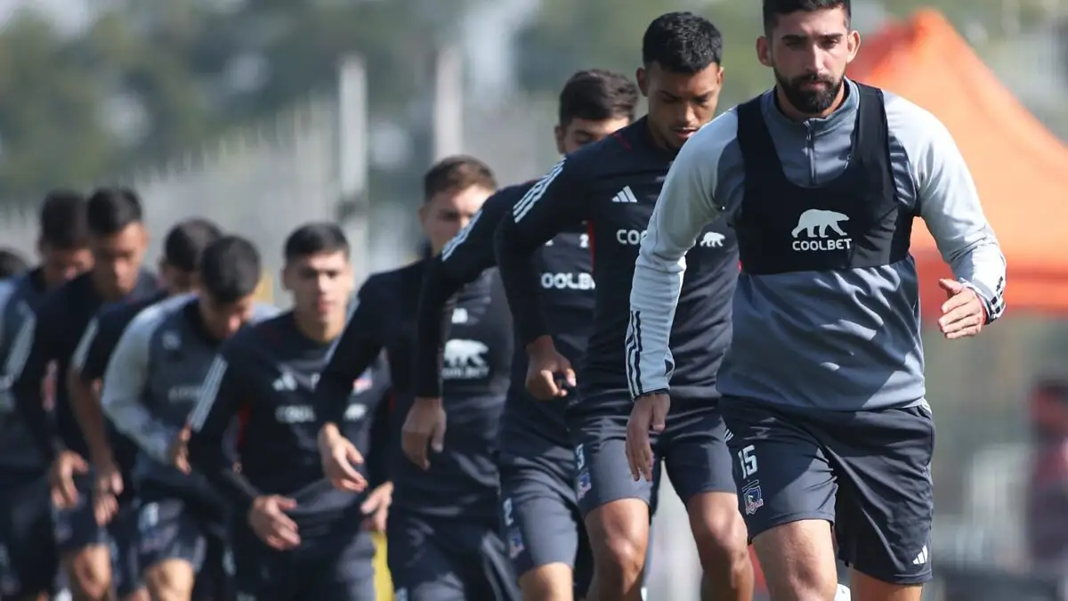 Colo-Colo tuvo dos jugadores lesionados en el entrenamiento de este sábado.