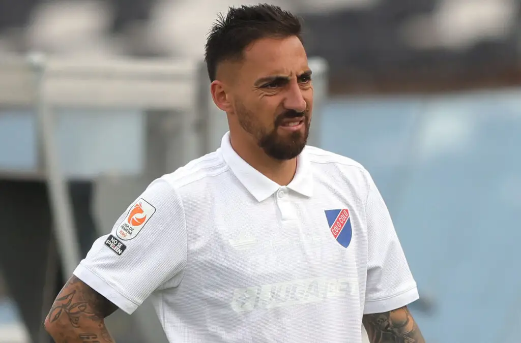 Javier Correa debió ser sustituido por molestias físicas.